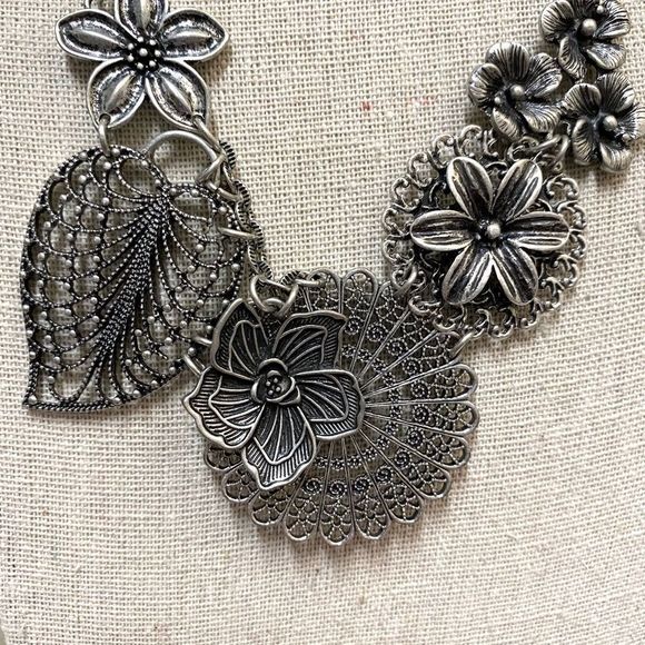 RETIRED Premier Designs BOTANICAL Necklace - Picture 4 of 7